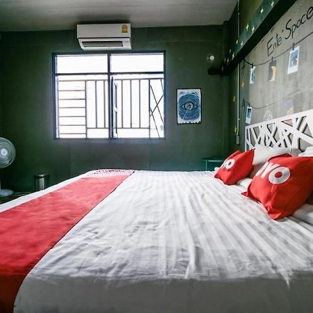 Oyo 505 Ente Space Hostel Bangkok Exterior photo