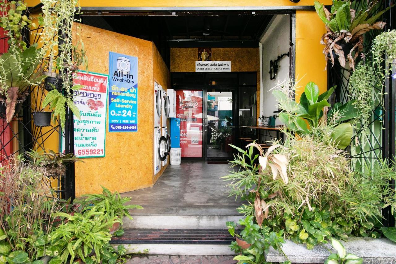 Oyo 505 Ente Space Hostel Bangkok Exterior photo