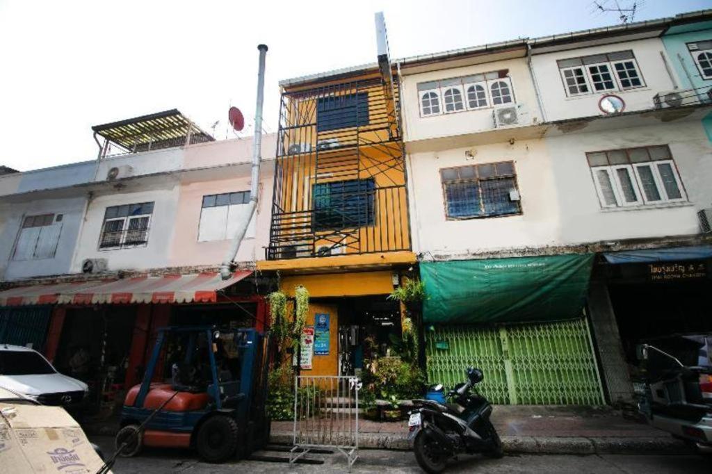 Oyo 505 Ente Space Hostel Bangkok Exterior photo