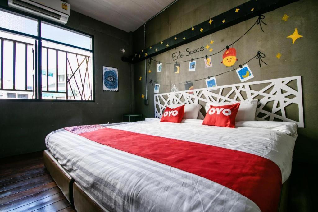 Oyo 505 Ente Space Hostel Bangkok Exterior photo