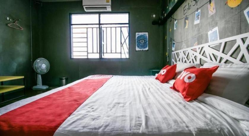 Oyo 505 Ente Space Hostel Bangkok Exterior photo