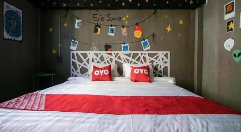 Oyo 505 Ente Space Hostel Bangkok Exterior photo